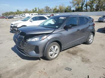  Salvage Nissan Kicks