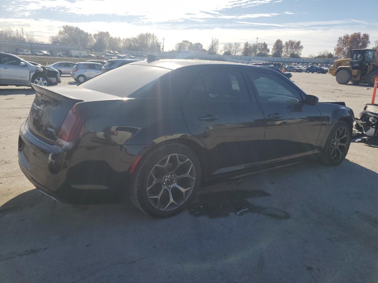 Chrysler 300 S Image 4