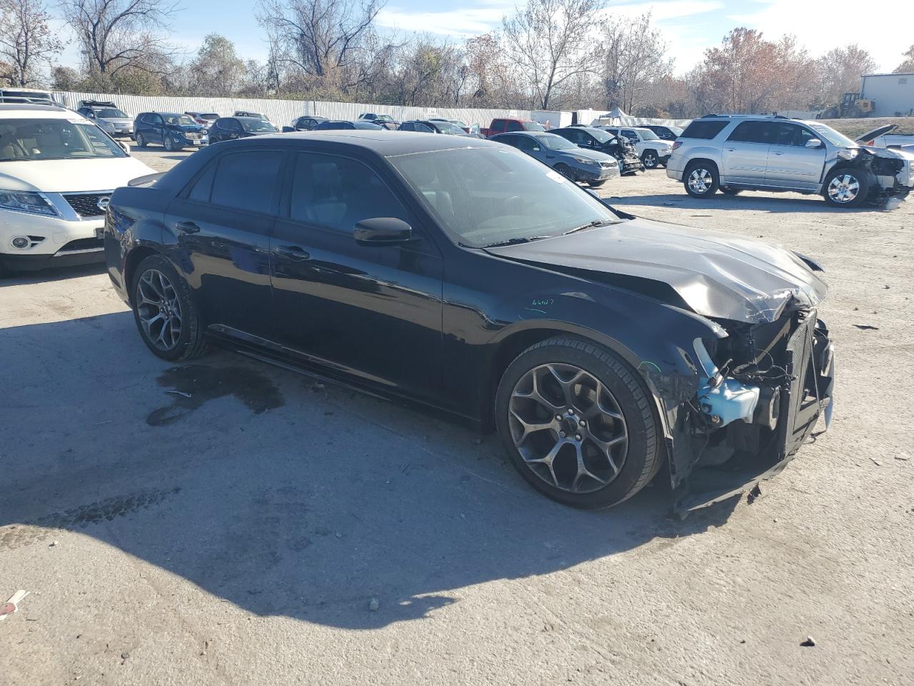 Chrysler 300 S Image 8