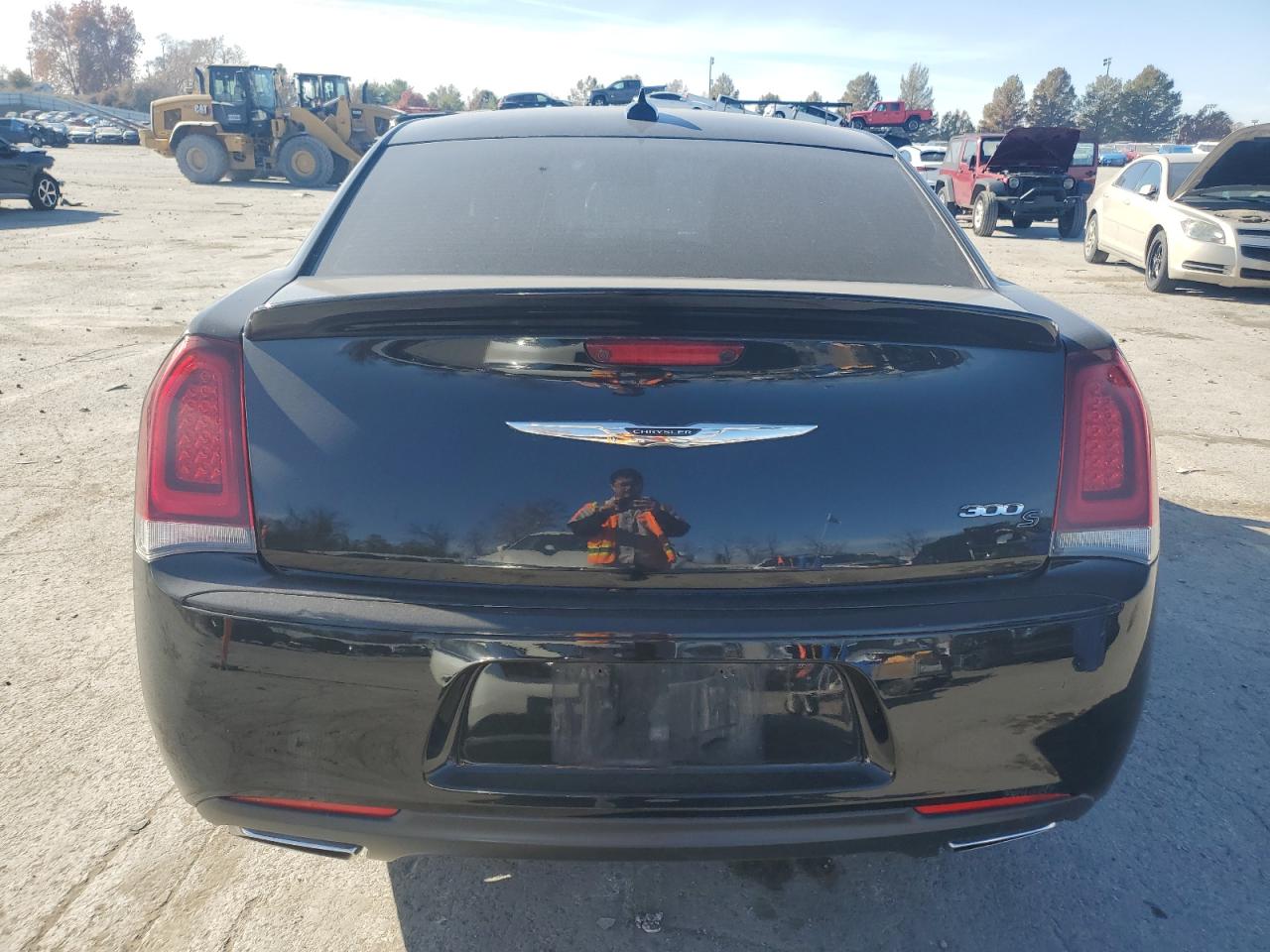 Chrysler 300 S Image 12