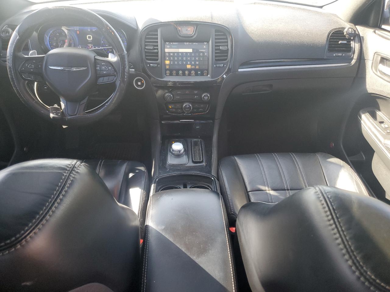 Chrysler 300 S Image 9