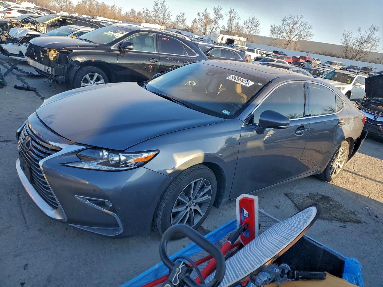 Lexus Es 300h Image 1