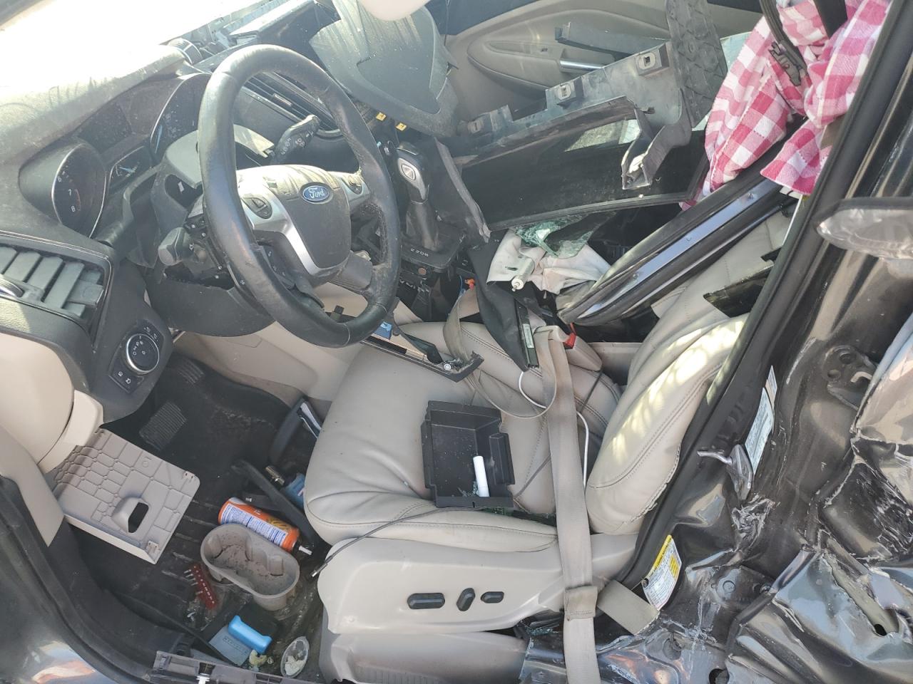 Ford Escape Titanium Image 2