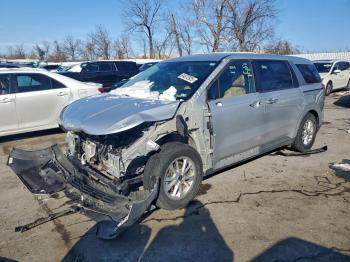  Salvage Kia Carnival
