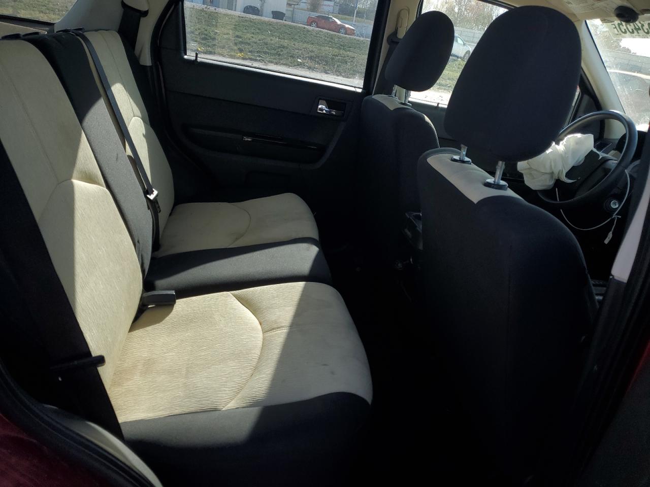 Mazda Tribute I Image 8