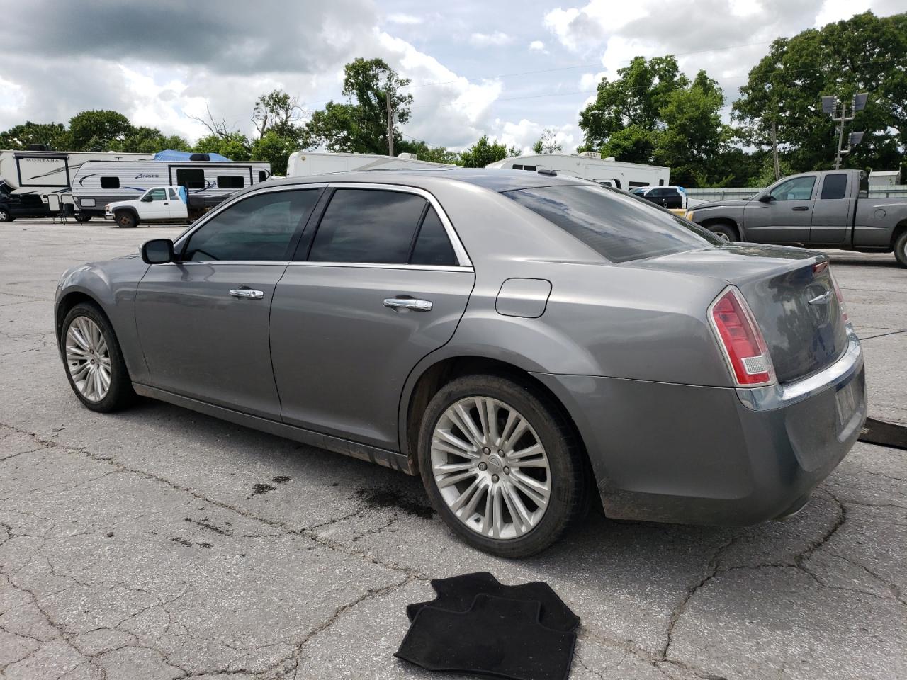 Chrysler 300 Limited Image 12