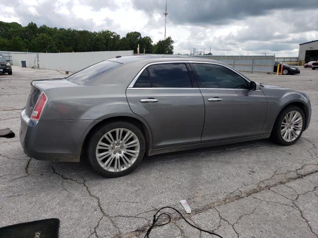 Chrysler 300 Limited Image 2