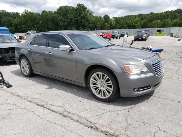 Chrysler 300 Limited Image 11