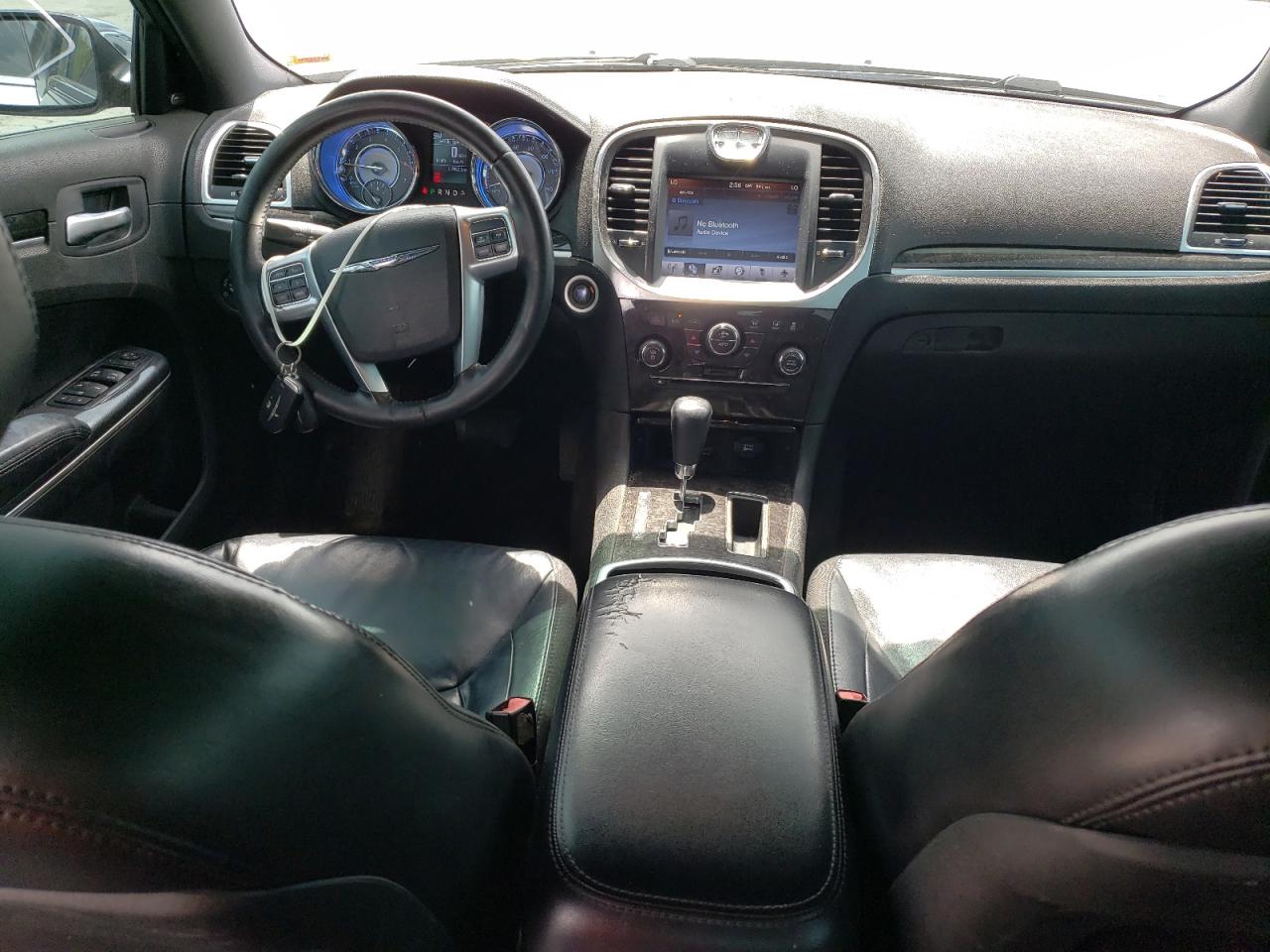 Chrysler 300 Limited Image 6