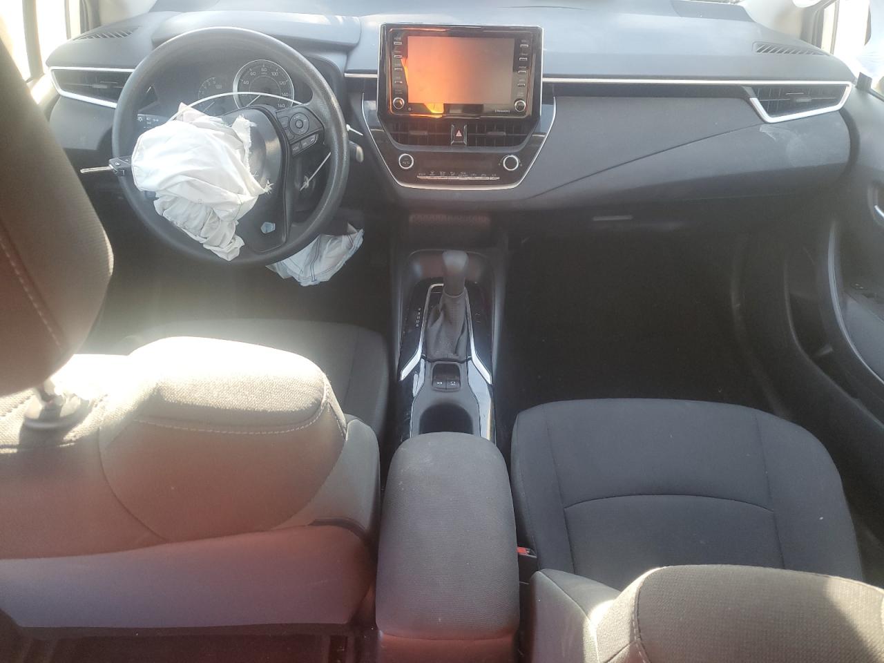 Toyota Corolla Le Image 4