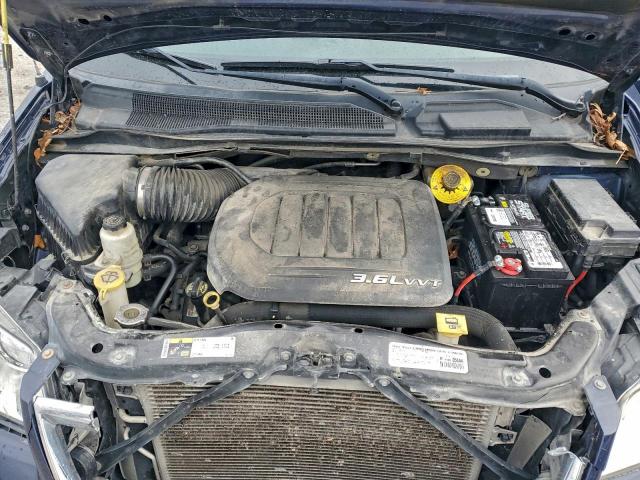 Chrysler Minivan Touring Image 13