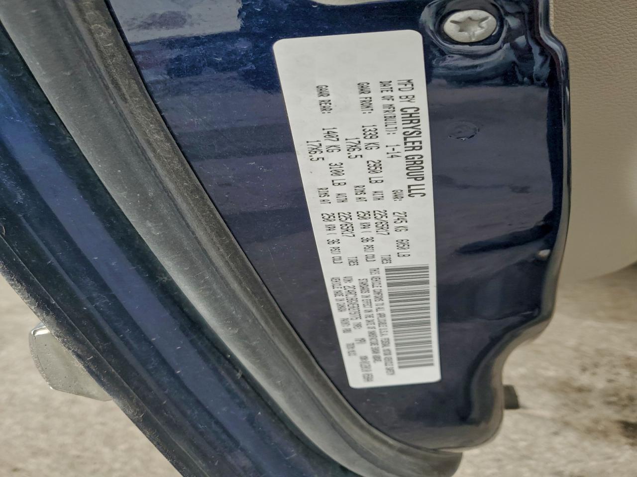 Chrysler Minivan Touring Image 11