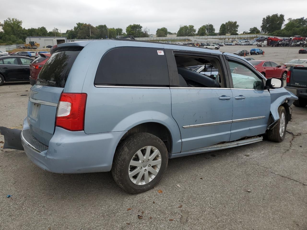Chrysler Minivan Touring Image 6