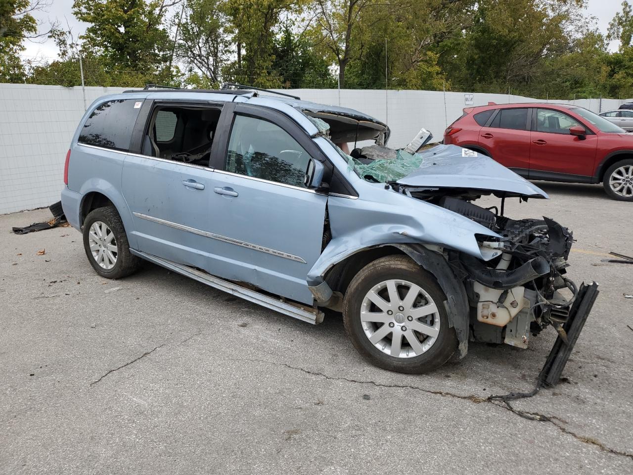 Chrysler Minivan Touring Image 3