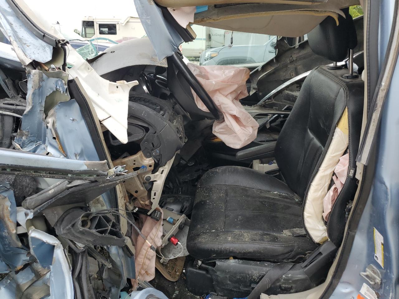 Chrysler Minivan Touring Image 4