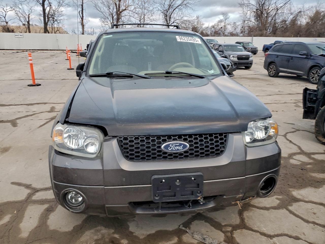 Ford Escape Xlt Image 2