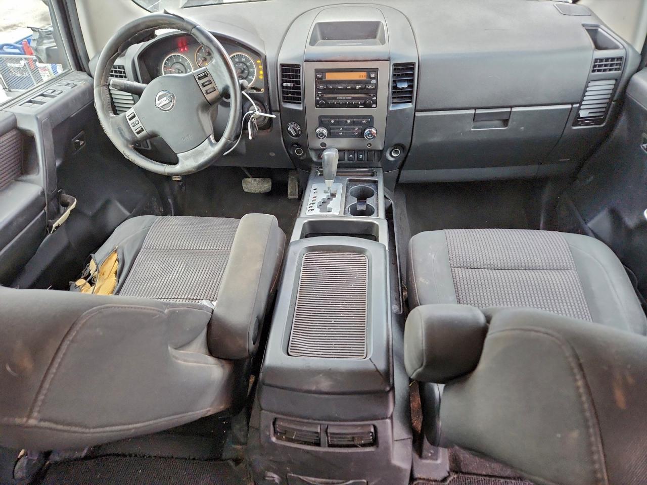 Nissan Titan Xe Image 7