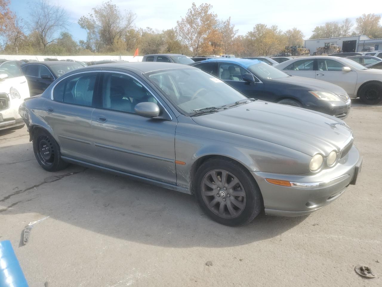 Jaguar X-Type 2.5 Image 13