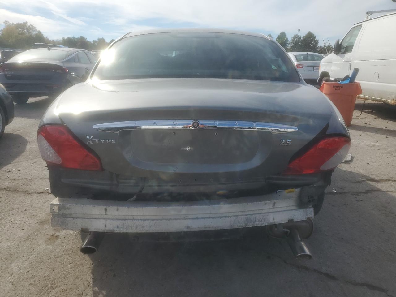 Jaguar X-Type 2.5 Image 3