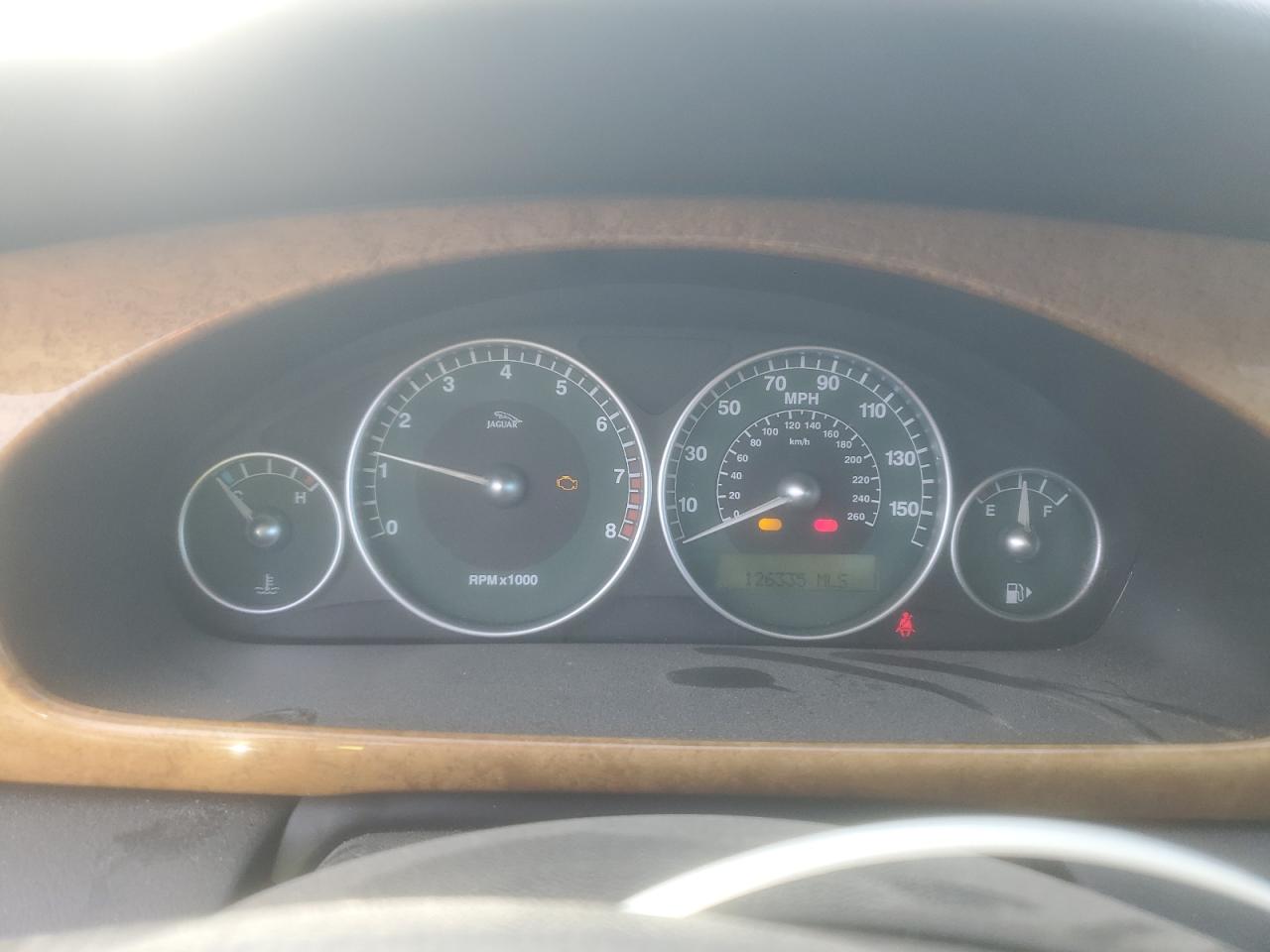 Jaguar X-Type 2.5 Image 7