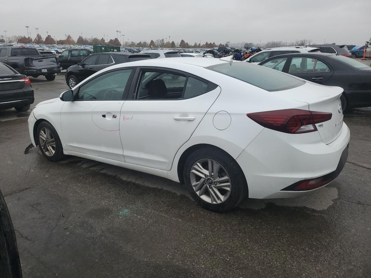 Hyundai ELANTRA Sel Image 12