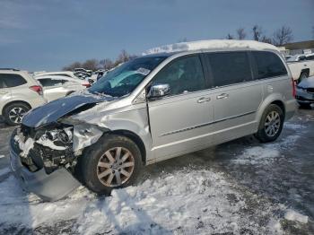  Salvage Chrysler Minivan