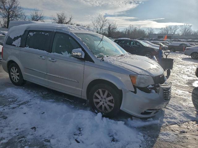 Chrysler Minivan Touring L Image 4