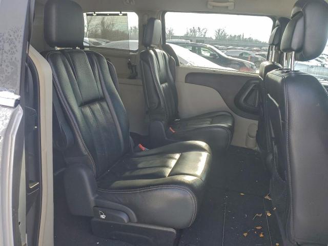 Chrysler Minivan Touring L Image 10