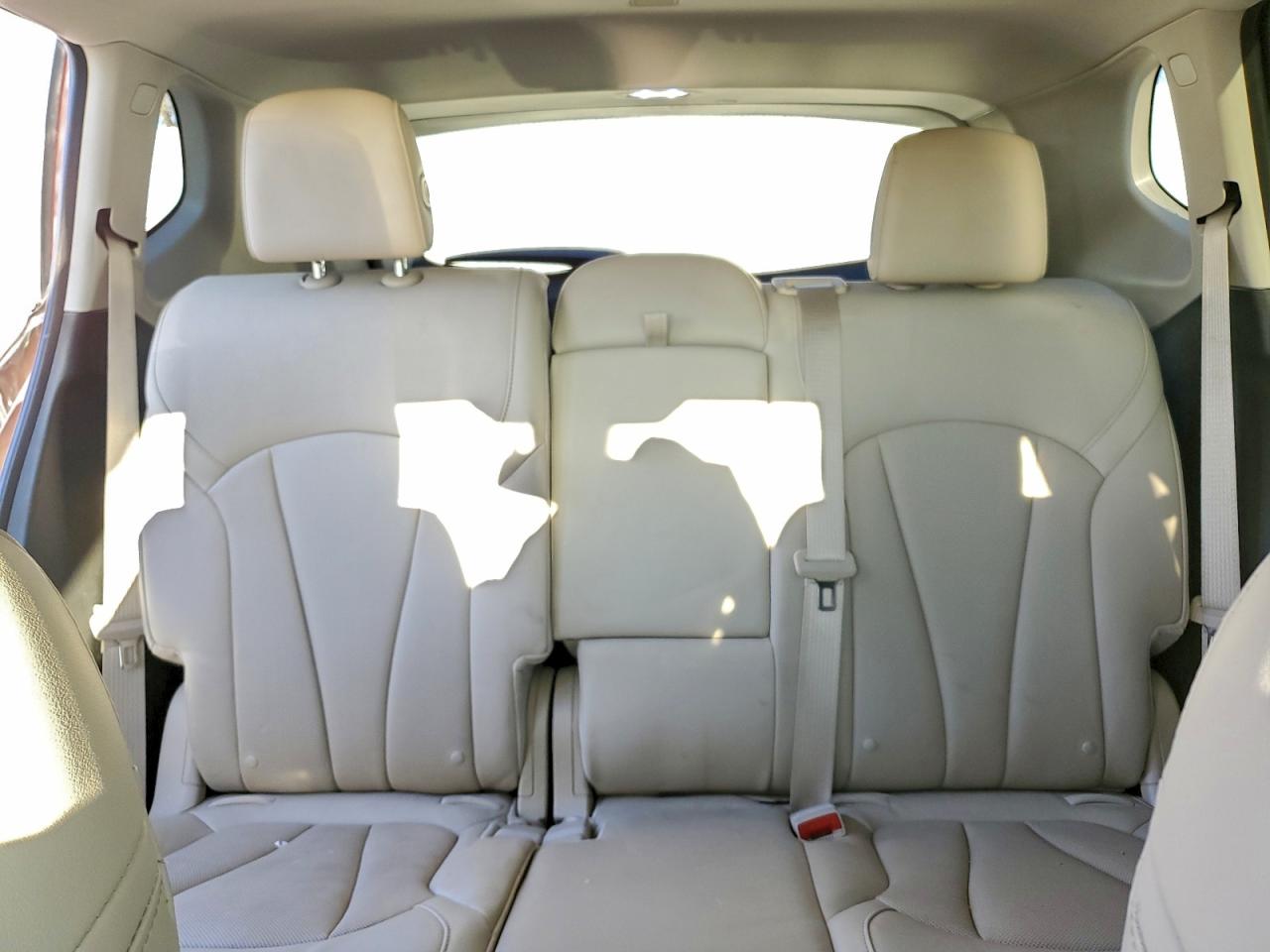 Buick Envision Essence Image 10