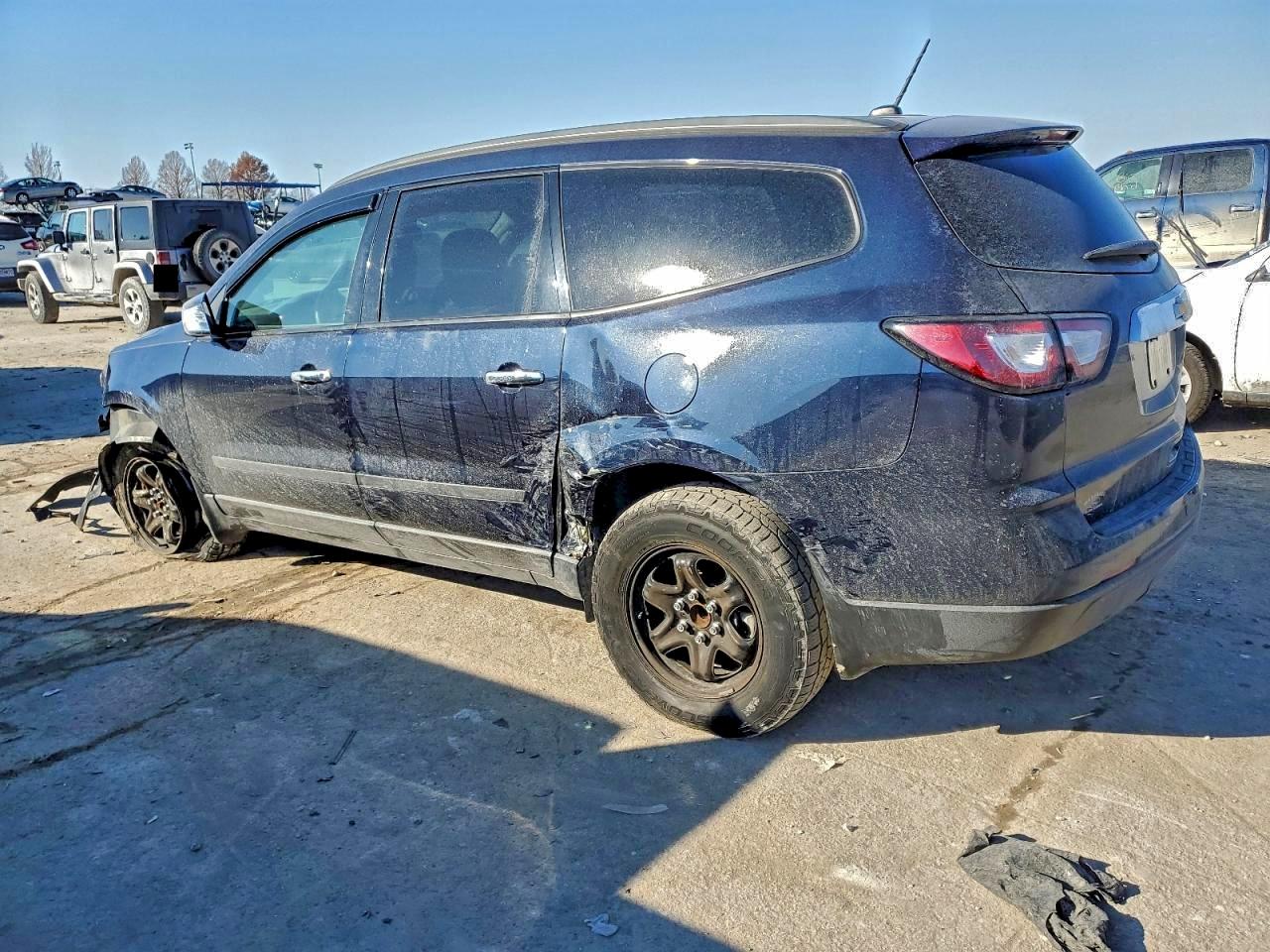 Chevrolet Traverse Ls Image 2