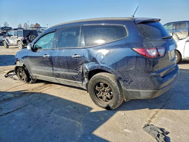 Chevrolet Traverse Ls Image 2