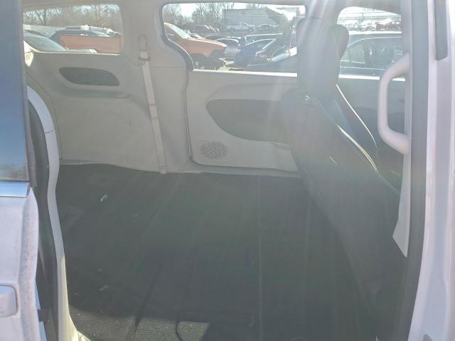 Chrysler Minivan Lx Image 8