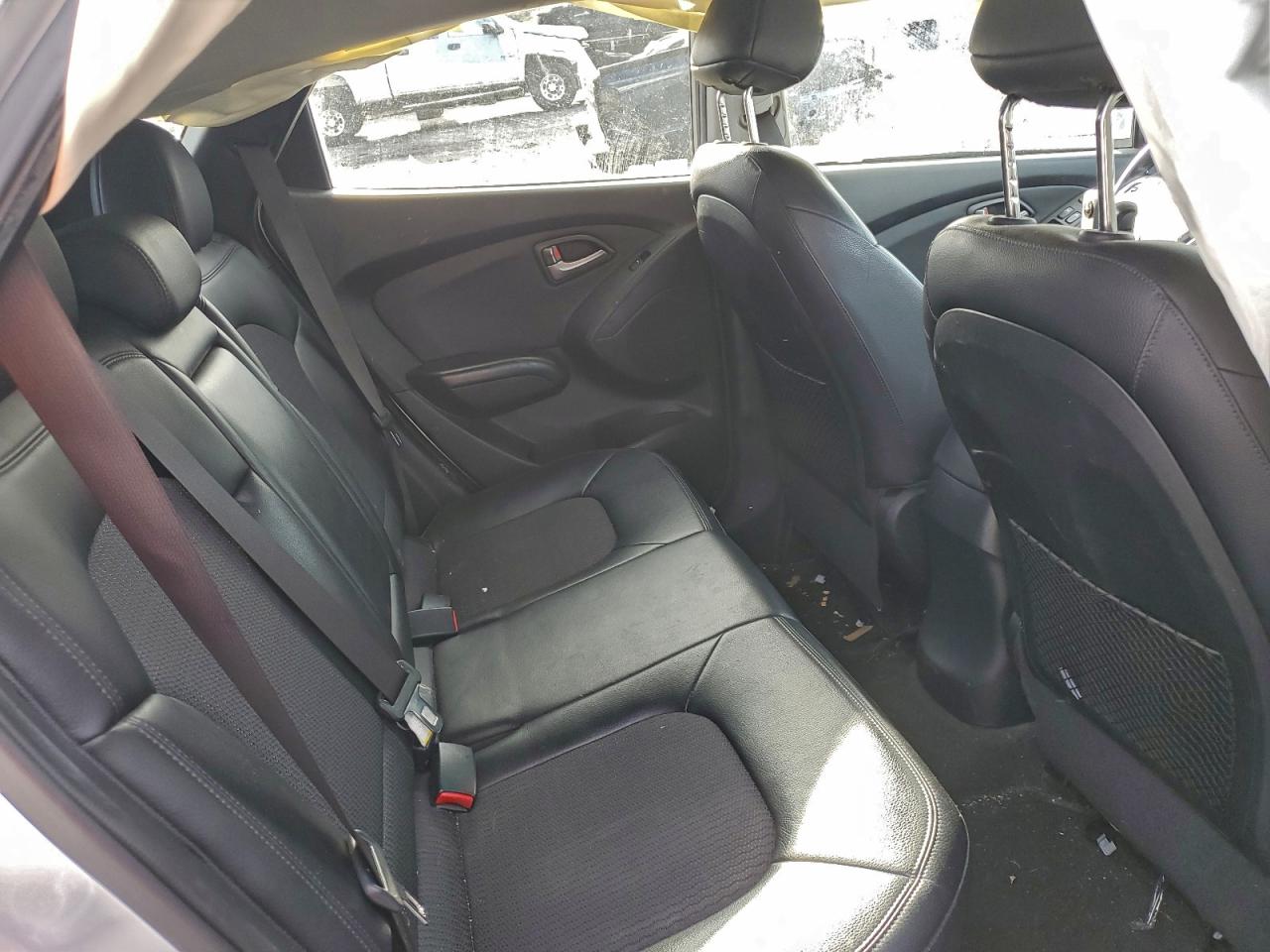 Hyundai TUCSON Gls Image 12