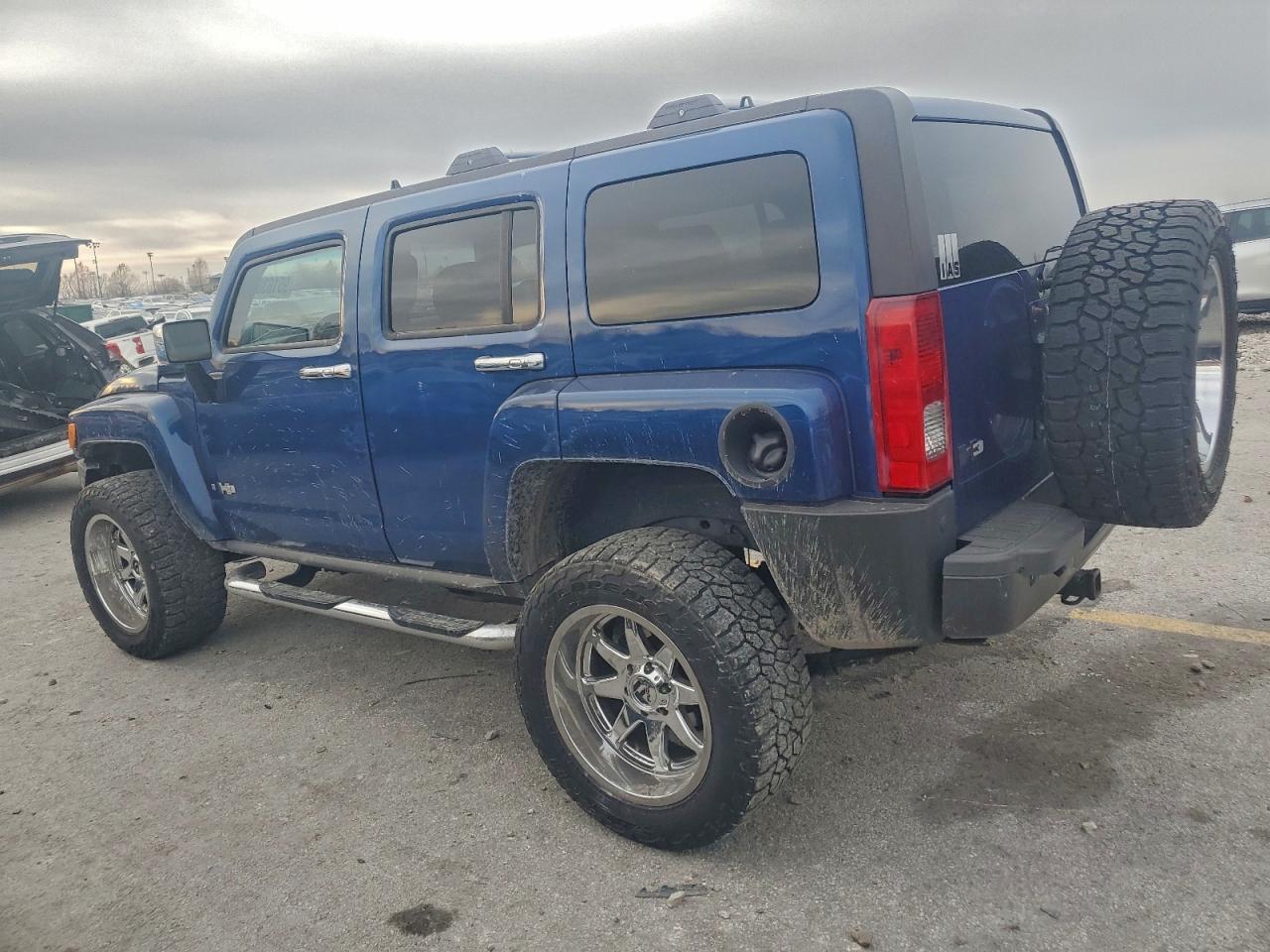 HUMMER H3 Image 2
