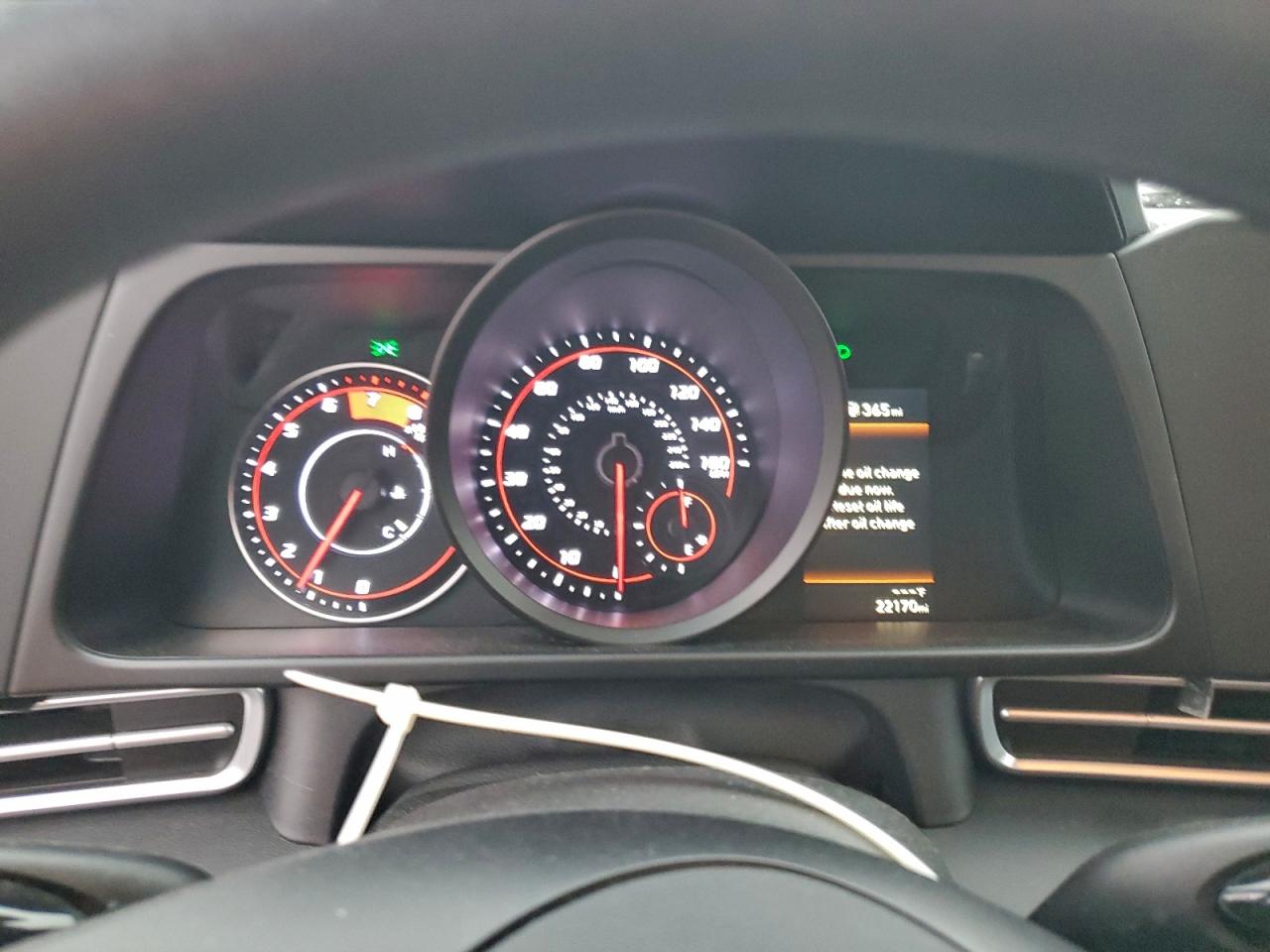 Hyundai ELANTRA Sel Image 8