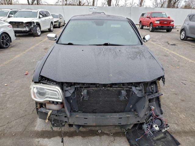 Chrysler 300 Image 7