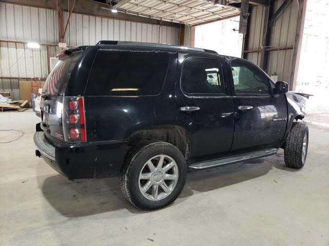 GMC Yukon Denali Image 10