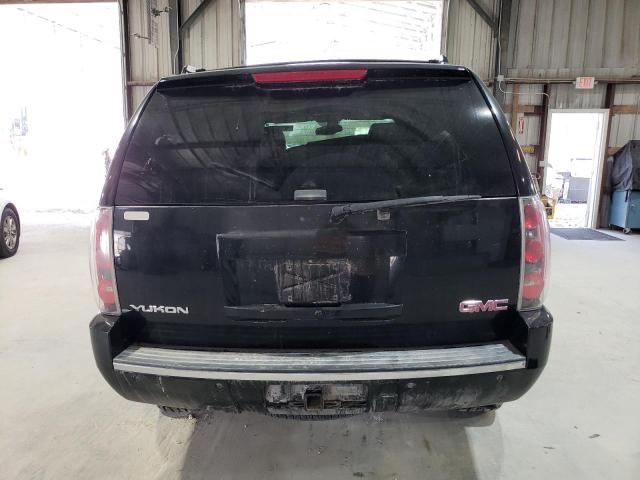 GMC Yukon Denali Image 3