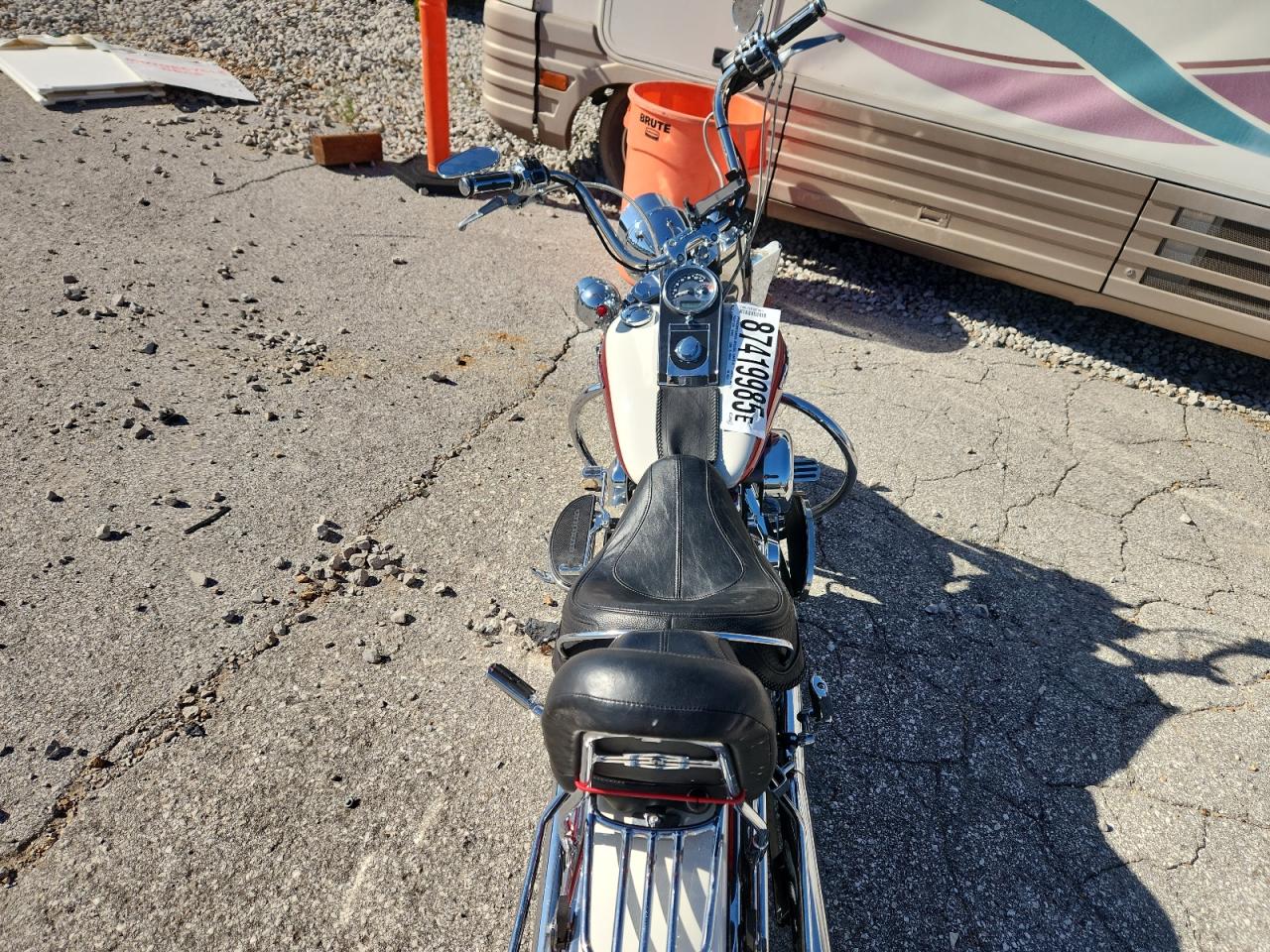 Harley-Davidson Fl Softail Deluxe Image 8