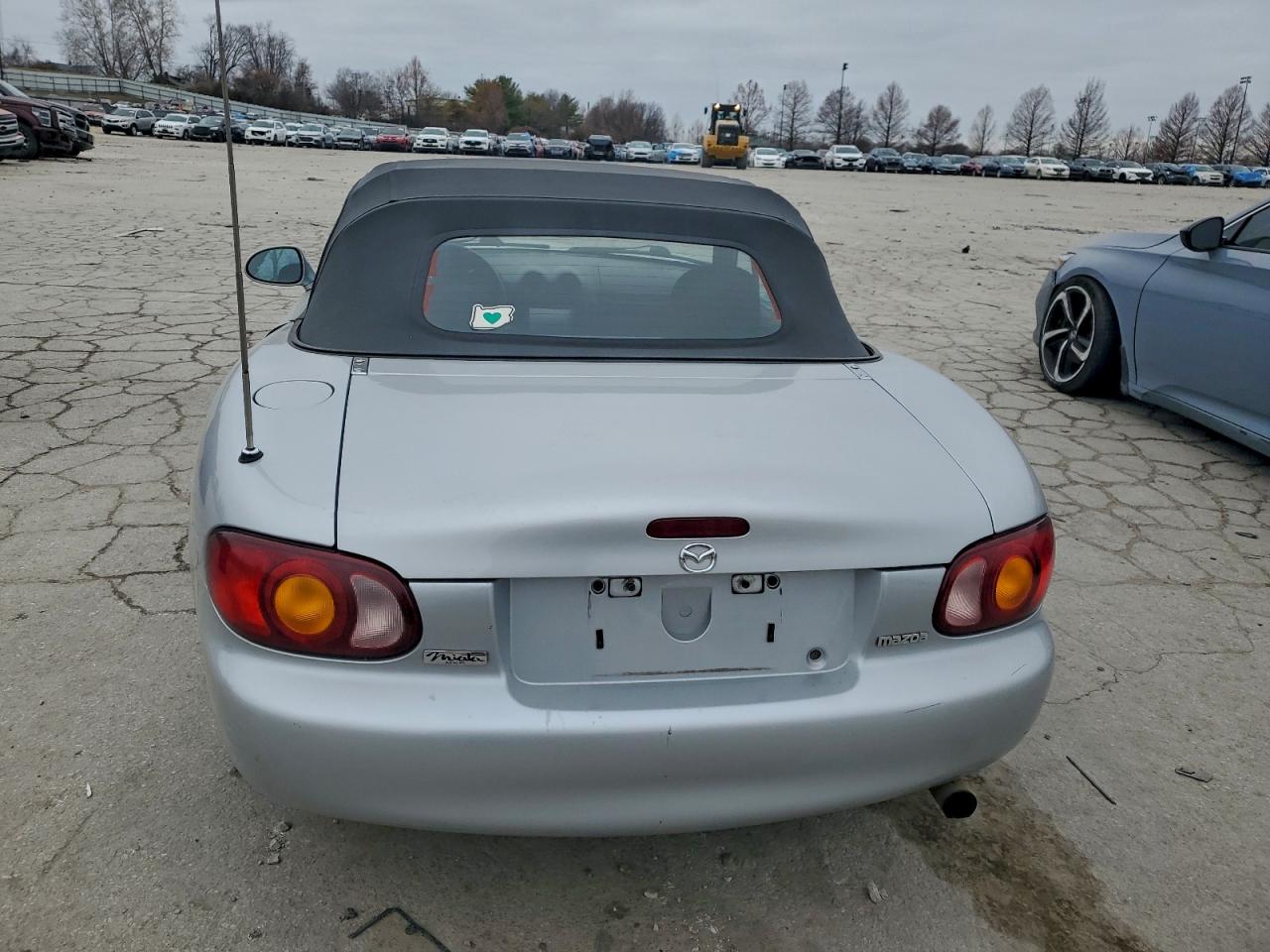 Mazda Mx5 Base Image 10