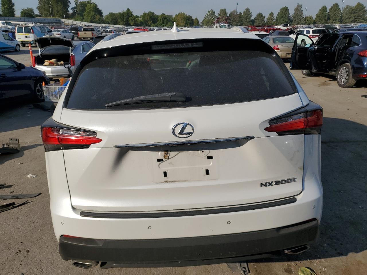 Lexus NX 200t Base Image 4