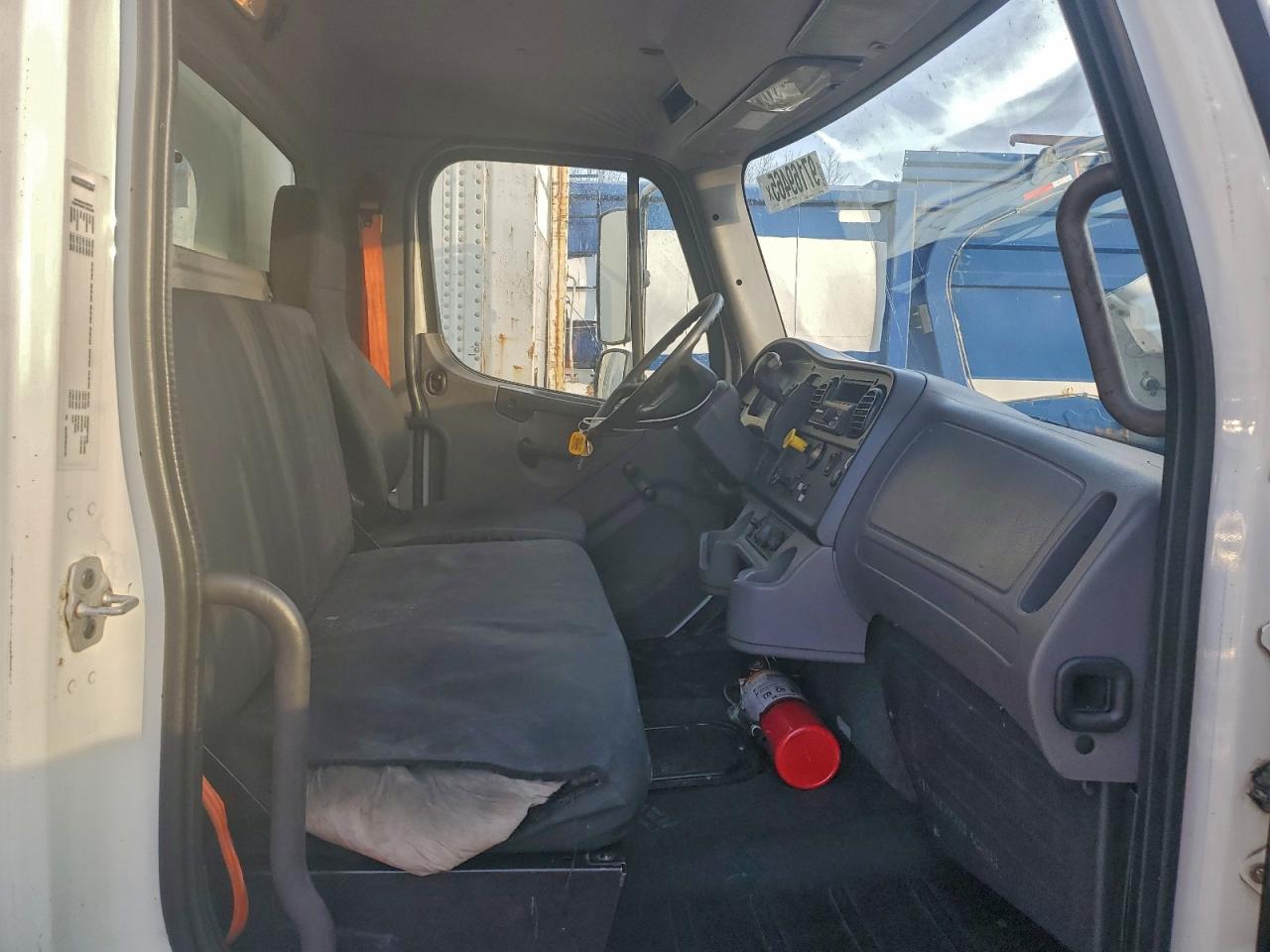 Freightliner M2 106 Medium Duty Image 4