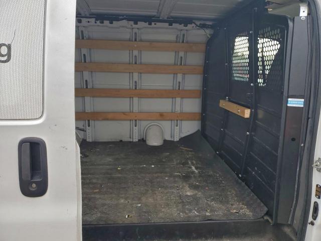 GMC Savana G2500 Image 8