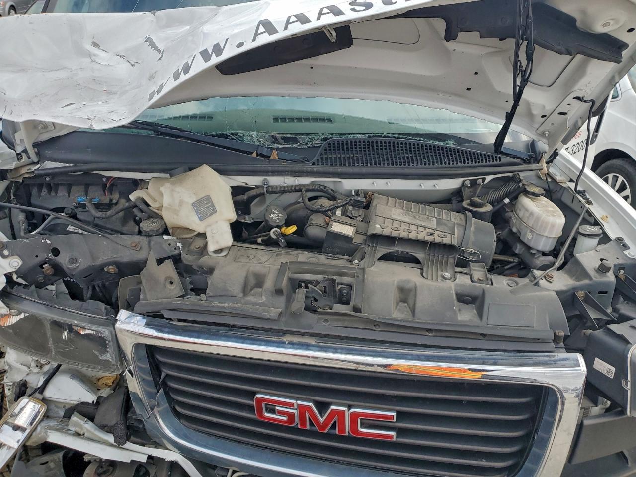 GMC Savana G2500 Image 5