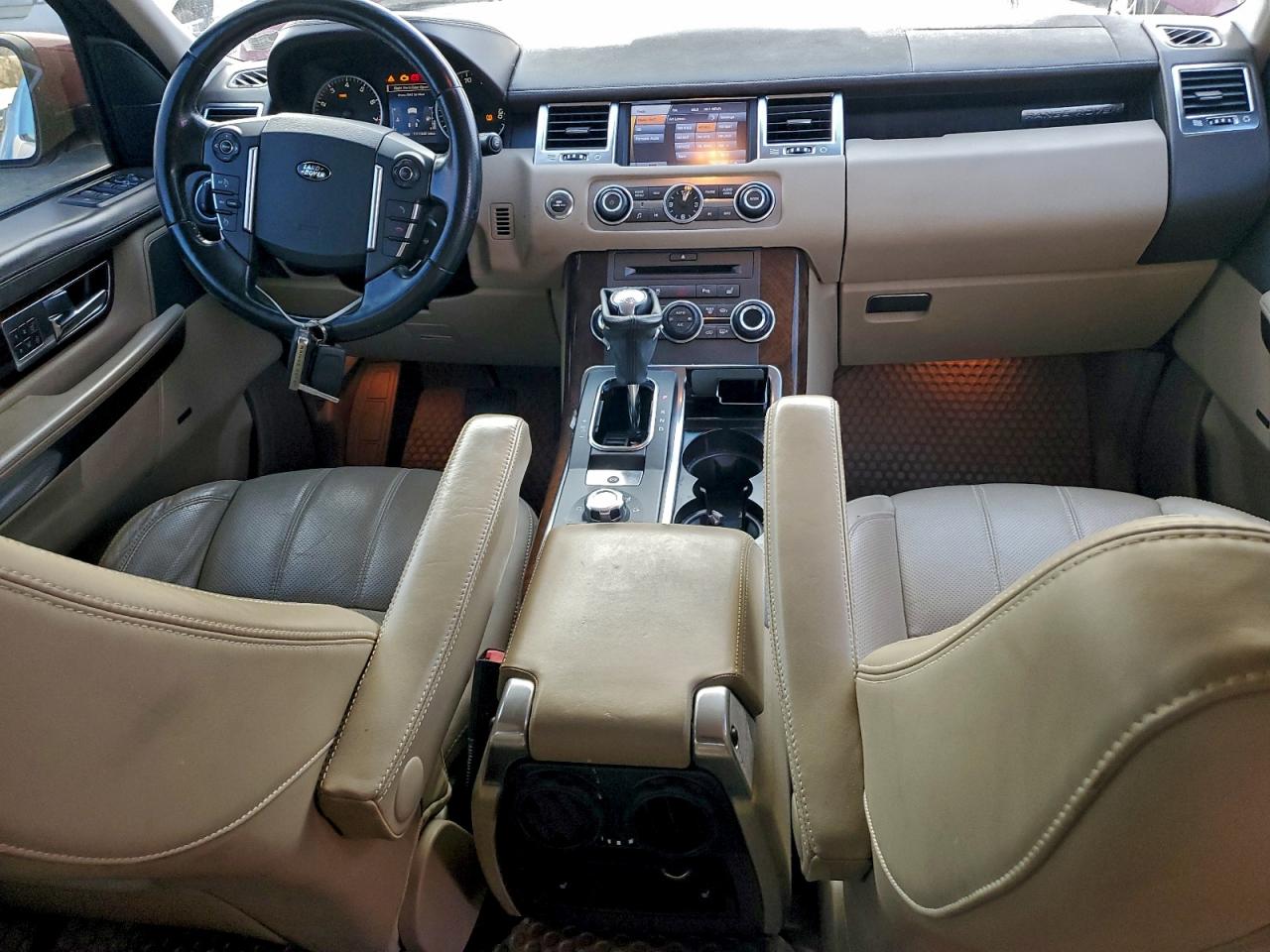 Land Rover Range Rover Lux Image 4