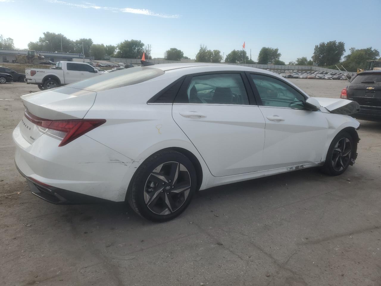 Hyundai ELANTRA Limited Image 12