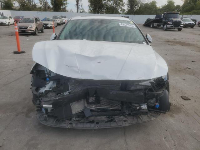 Hyundai ELANTRA Limited Image 10