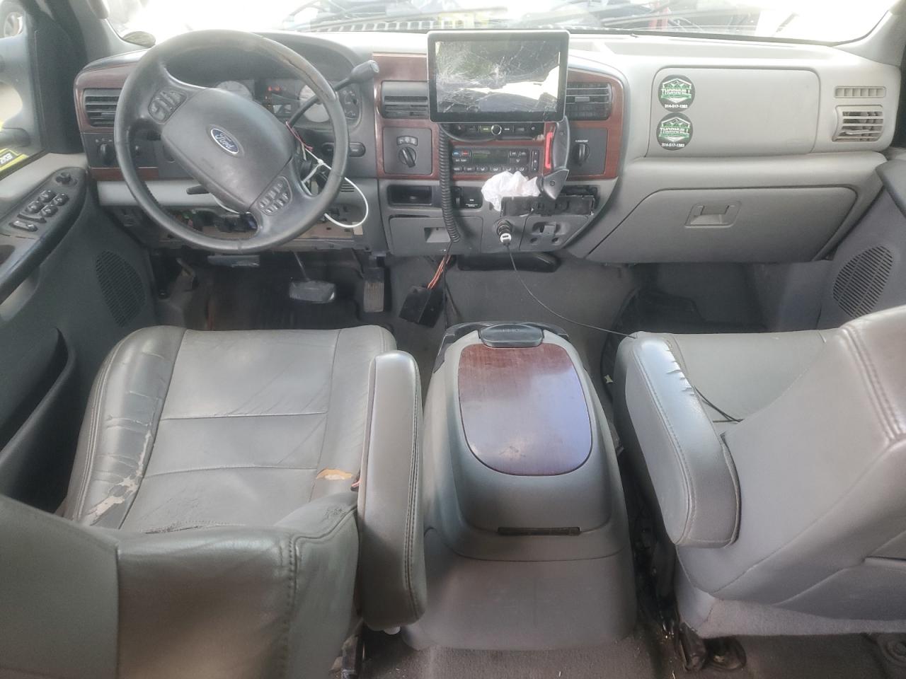 Ford F-350 Srw Super Duty Image 9