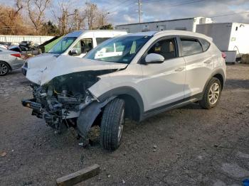  Salvage Hyundai TUCSON