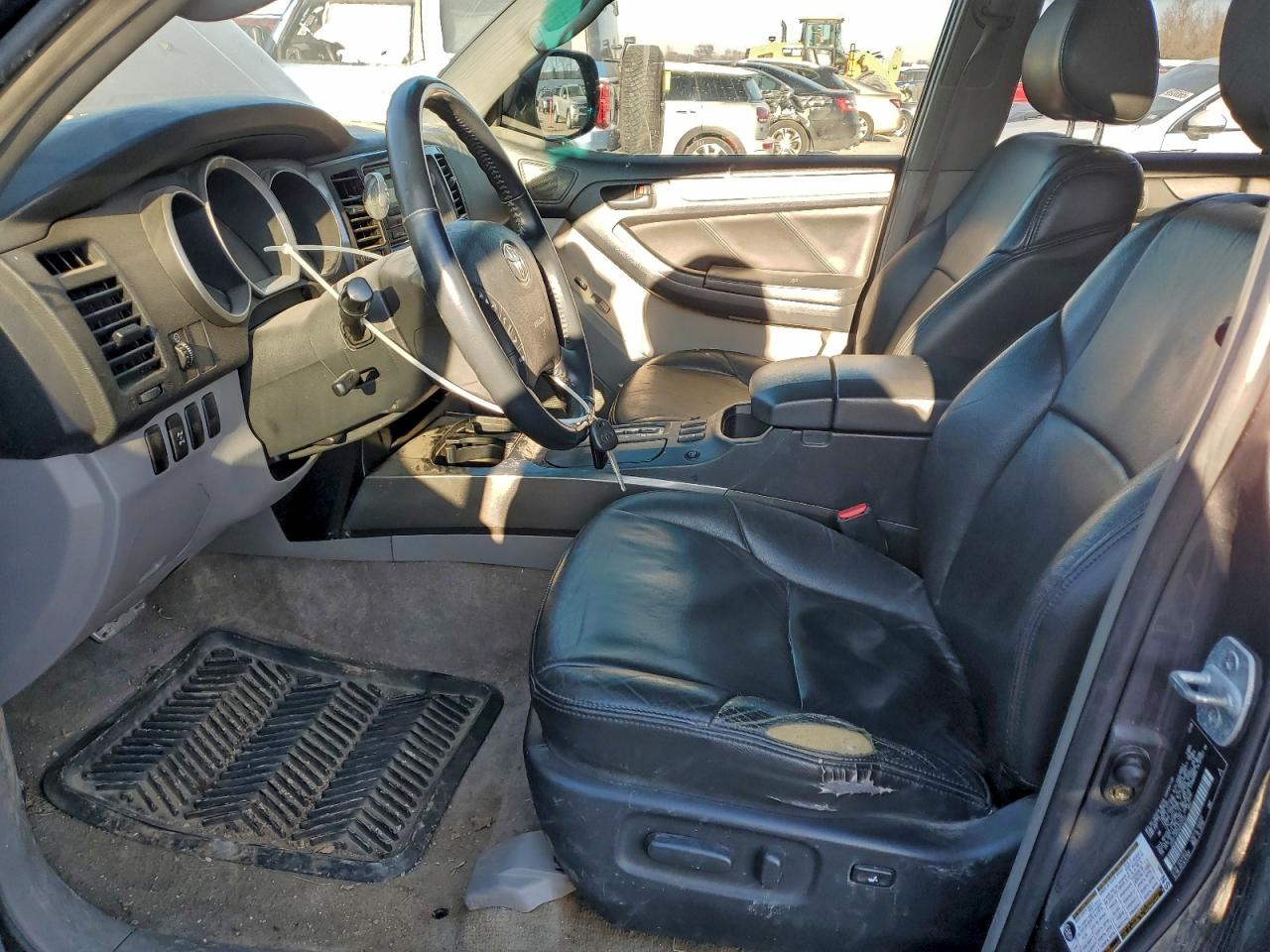 Toyota 4Runner Sr5 Image 3